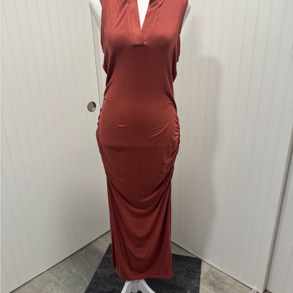 Elegant Sleeveless Rust Dress